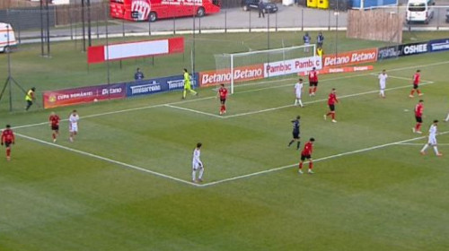 Csikszereda - Sepsi 0-0, ACUM, la DGS 1. Slatina - CFR Cluj, 18:30, DGS 1. CS Dinamo - FC Dinamo, 21:00, DGS 1. Programul din Cupa României