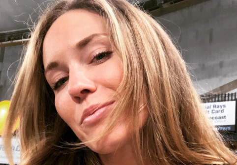 E milionară în euro, dar tocmai și-a deschis cont pe o aplicație de dating: "Vreau să cresc găini!"