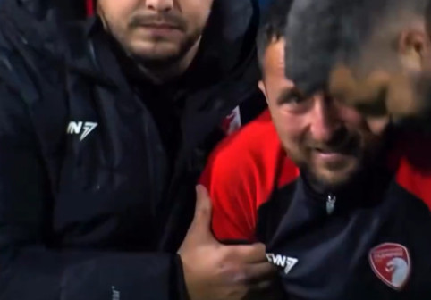 Tragedie! A murit, după ce i s-a făcut rău în timpul meciului: avea doar 44 de ani