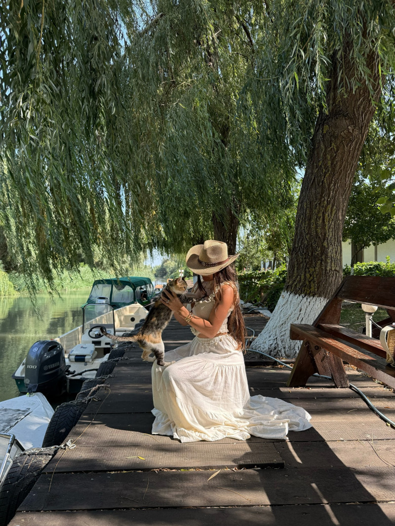 ioanatm_1756216935_3707738846899267365_684332902