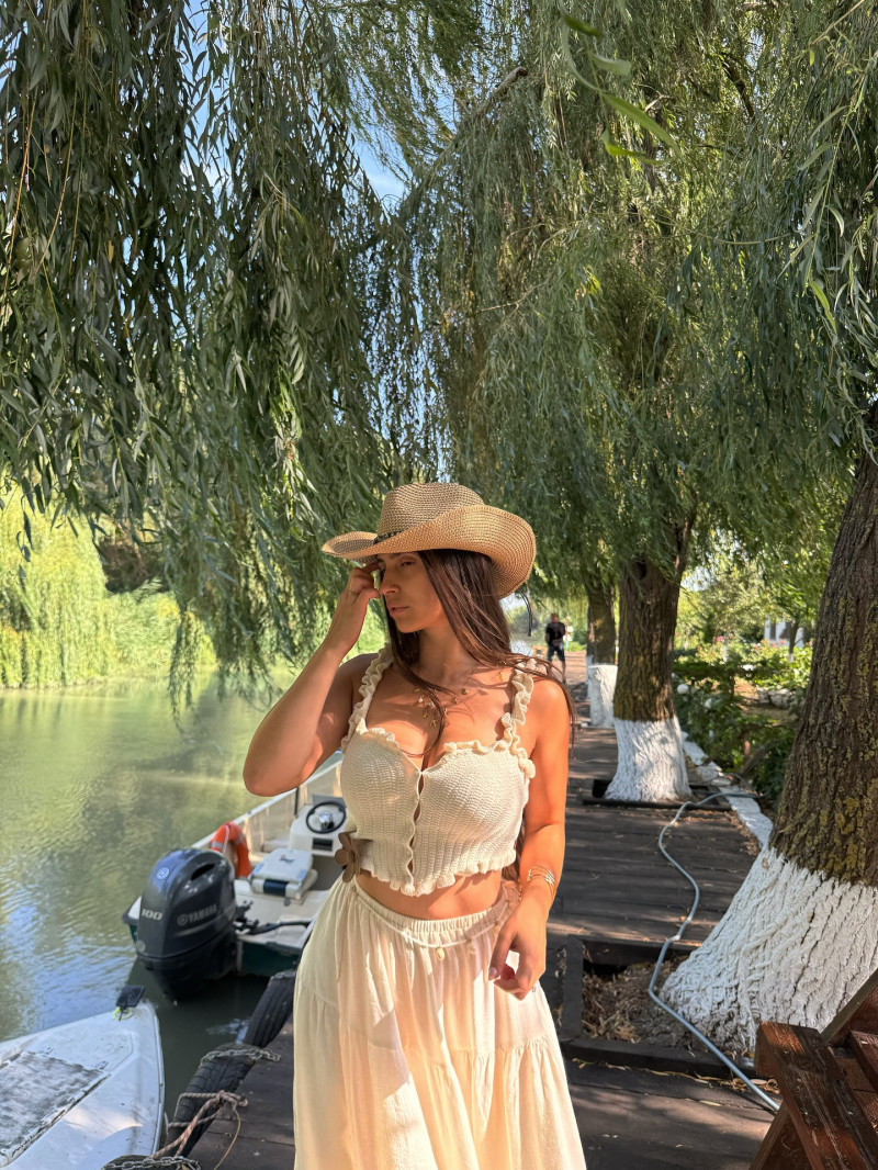 ioanatm_1756216935_3707738847243196619_684332902