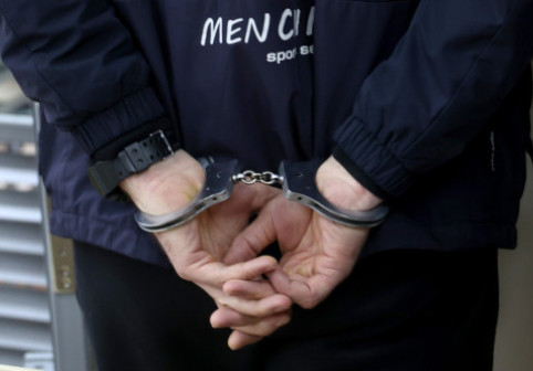 Lovitură de proporții: 17 arbitri şi preşedintele unui club de primă ligă, arestați în scandalul pariurilor din fotbal