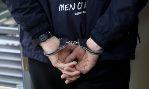 Lovitură de proporții: 17 arbitri şi preşedintele unui club de primă ligă, arestați în scandalul pariurilor din fotbal