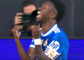 VIDEO Nu i-a venit să creadă! Gestul făcut de Vinicius, după ce Rațiu l-a pus la pământ