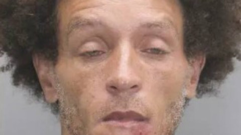 Viral instant. A fost milionar, iar acum a ajuns să cerșească pe străzi!