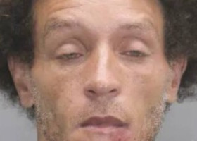 Galerie Foto Viral instant. A fost milionar, iar acum a ajuns să cerșească pe străzi!