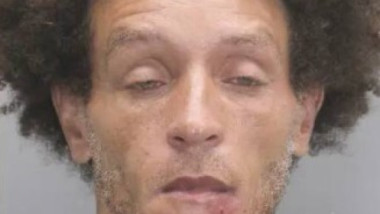 Galerie Foto Viral instant. A fost milionar, iar acum a ajuns să cerșească pe străzi!