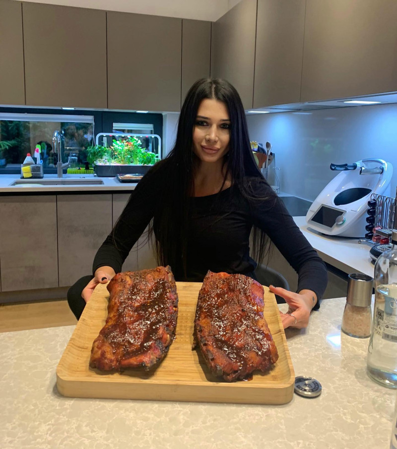 elenabasescu_1608485889_2468481010936212406_1462372970