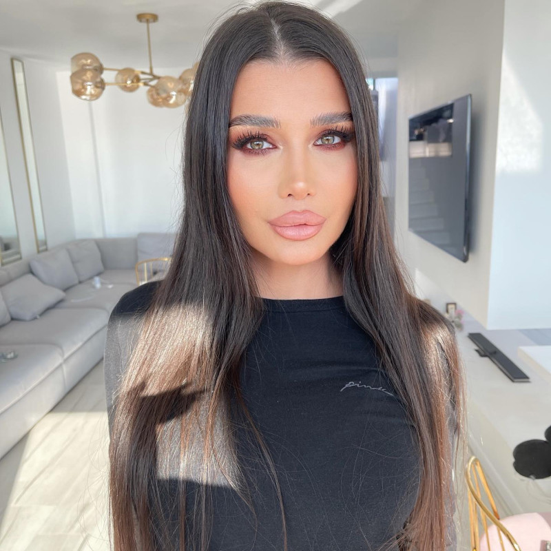 elenabasescu_1634821904_2689403516331651465_1462372970