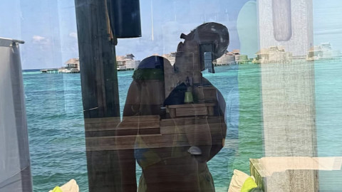 Au încercat să se ascundă, dar au fost ”prinși” în Maldive: ”Cuplul anului!”