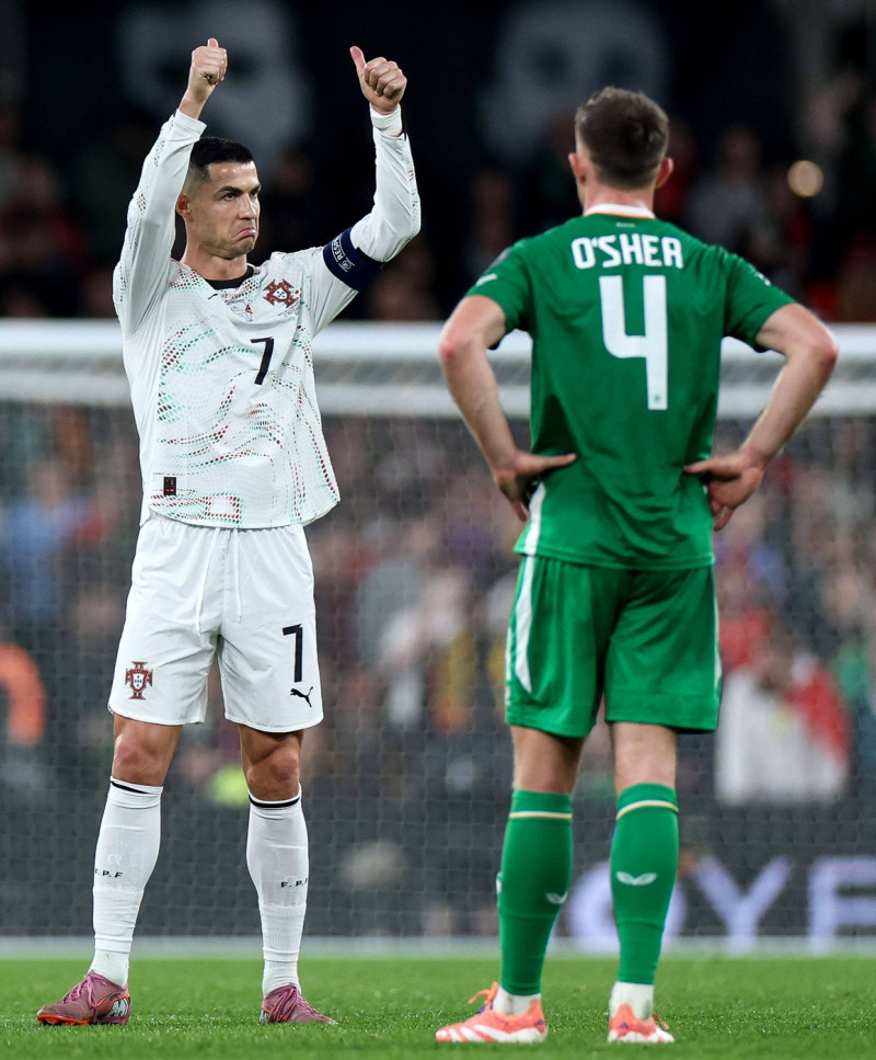 Cristiano Ronaldo leaves the field after receiving a red card 13/11/2025