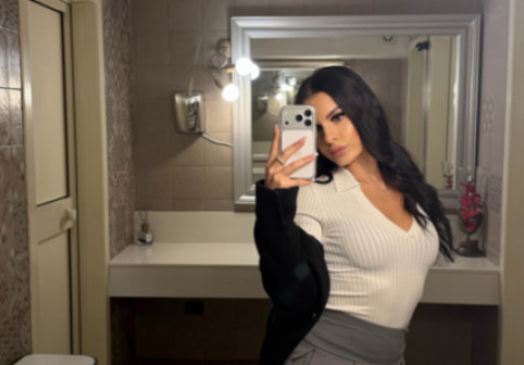 Profesoara dată afară după ce tatăl unui elev a descoperit ce face a rupt tăcerea! Elena: ”Soția lui a povestit totul”