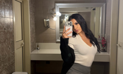 Profesoara dată afară după ce tatăl unui elev a descoperit ce face a rupt tăcerea! Elena: ”Soția lui a povestit totul”