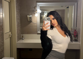 Profesoara dată afară după ce tatăl unui elev a descoperit ce face a rupt tăcerea! Elena: ”Soția lui a povestit totul”