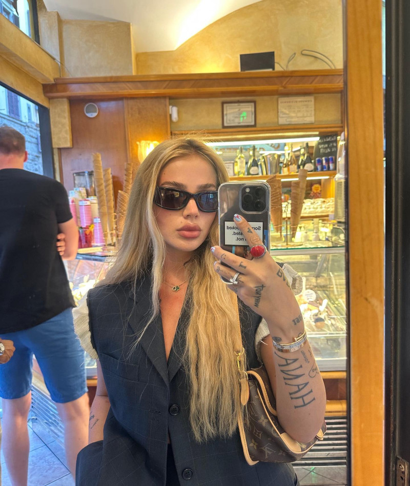 loredana_1688397590_3138828943611853484_3000134215