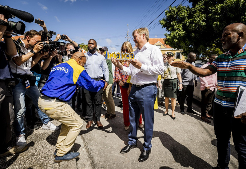 WILLEMSTAD - 02/02/2023, WILLEMSTAD - King Willem-Alexander, Queen Maxima and Princess Amalia during a visit to the Otrabanda district on Curacao. The Crown Princess has a two-week introduction to the countries of Aruba, Curacao and Sint Maarten and the i