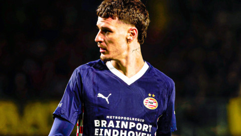 Olandezii "au luat foc": Dennis Man, huiduit la fiecare atingere de balon! Cum l-au numit