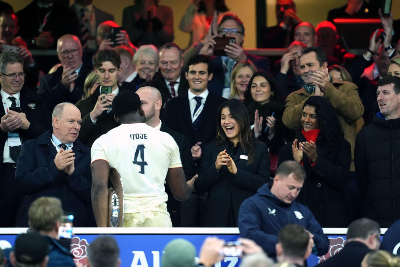Emma Raducanu greets England's Maro Itoje following the Quilter Nations Series match at the Allianz Stadium, London. Picture date: Saturday November 15, 2025.