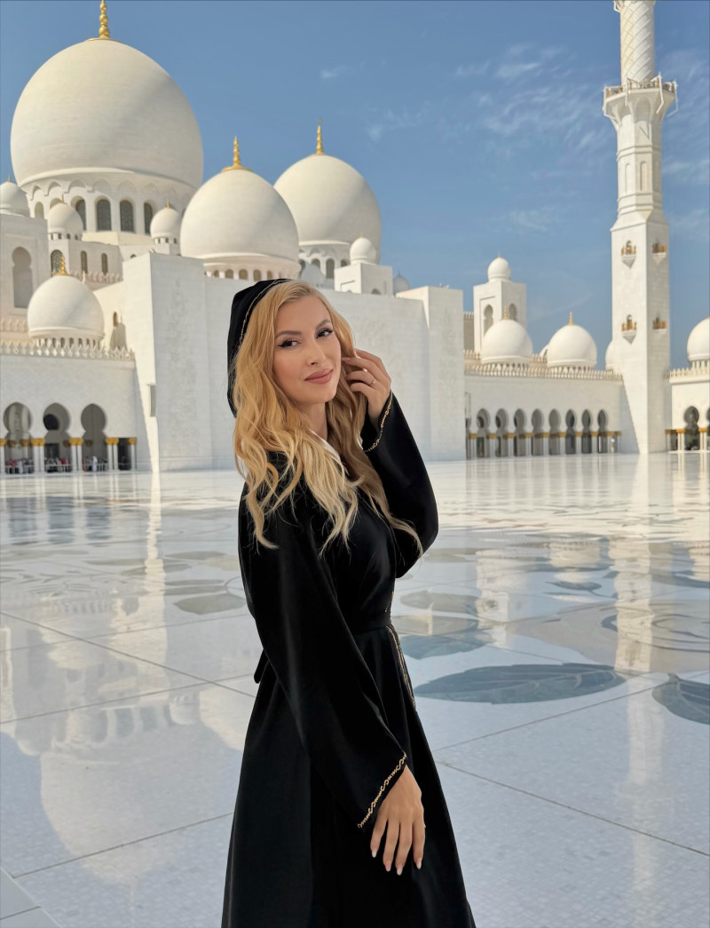 andreeabalanofficial_1763287027_3767047078757358130_52981283