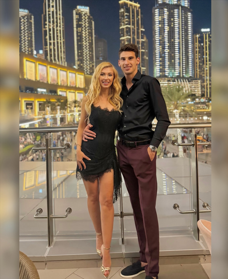 andreeabalanofficial_1763567131_3769396755842551983_52981283