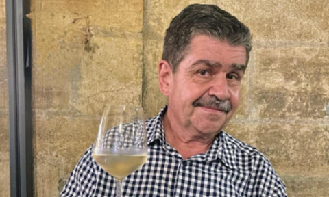 ”Le curgea mâncare din gură”. Paraschivescu a plecat sănătos și s-a întors bolnav dintr-o ”infecție” de stațiune din România