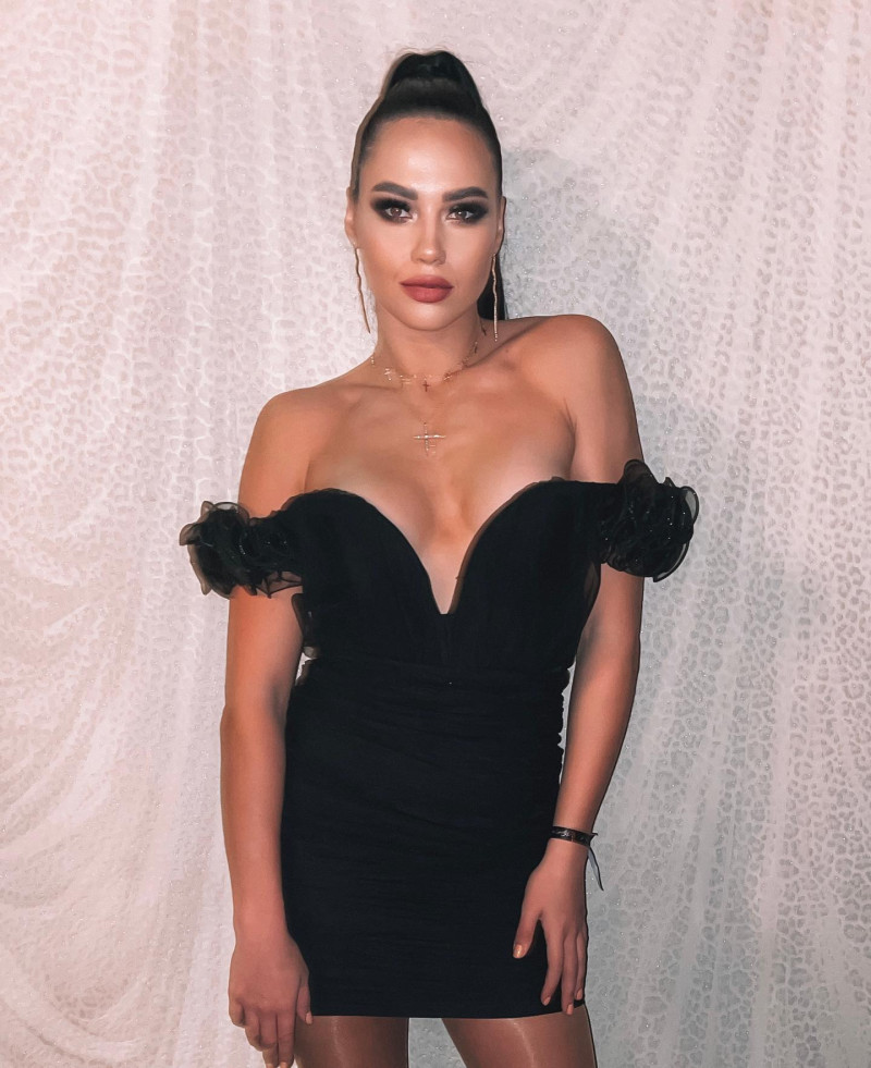 mashaskrobic19_1672603180_3006335828708256724_556851351