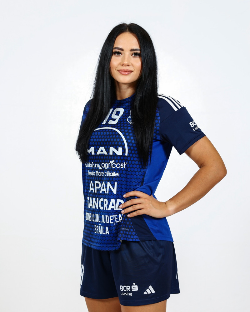 mashaskrobic19_1725387259_3449120779754820948_556851351