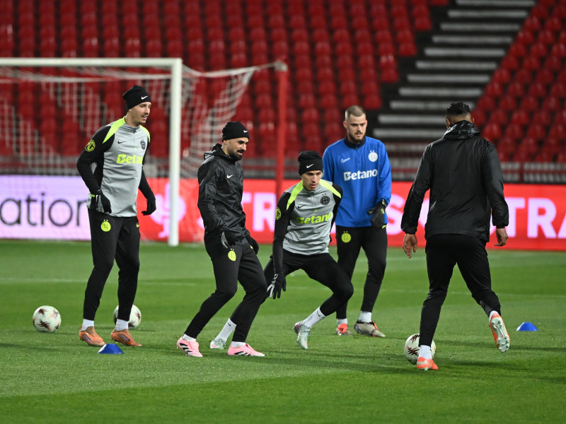 FOTBAL:ANTRENAMENT OFICIAL FCSB MECI STEAUA ROSIE BELGRAD (26.11.2025)