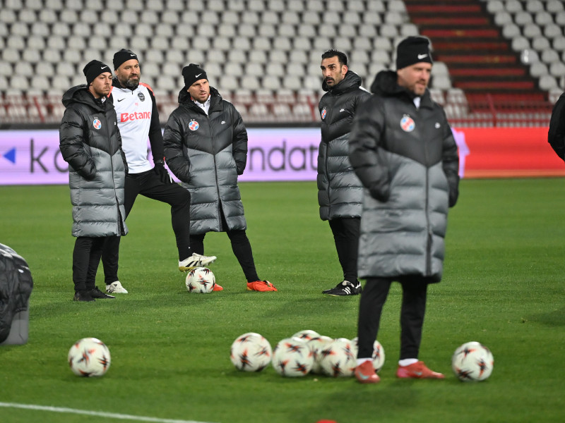 FOTBAL:ANTRENAMENT OFICIAL FCSB MECI STEAUA ROSIE BELGRAD (26.11.2025)