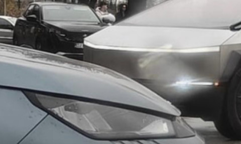 Și-a cumpărat o mașină interzisă în Uniunea Europeană și a avut parte de o surpriză uriașă! Acum dă compania în judecată