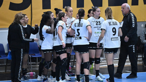 Scandal uriaș în handbalul românesc! Acuzații grave: ”Nu e om normal. Ce le face fetelor, Doamne ferește!”