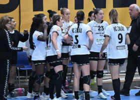 Scandal uriaș în handbalul românesc! Acuzații grave: ”Nu e om normal. Ce le face fetelor, Doamne ferește!”