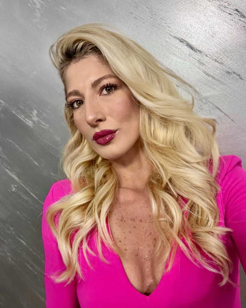 elena.serban15_1735670976_3535386852019211463_3720787043