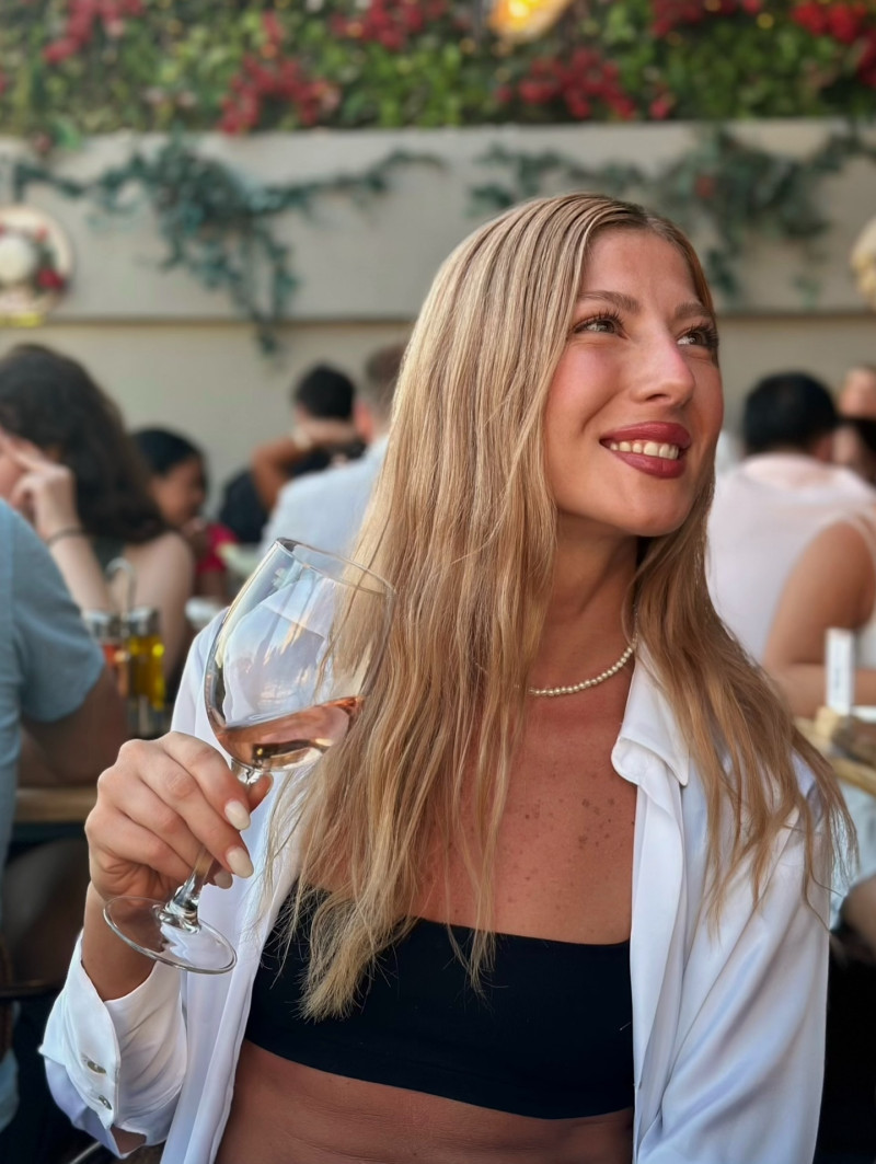 elena.serban15_1752592547_3677335275500238028_3720787043