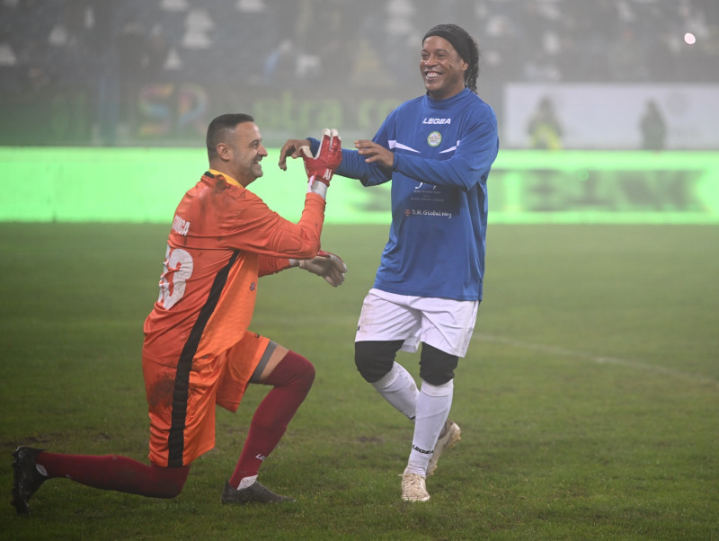 FOTBAL:RONALDINHO &amp; FRIENDS-ROMANIA (29.11.2025)