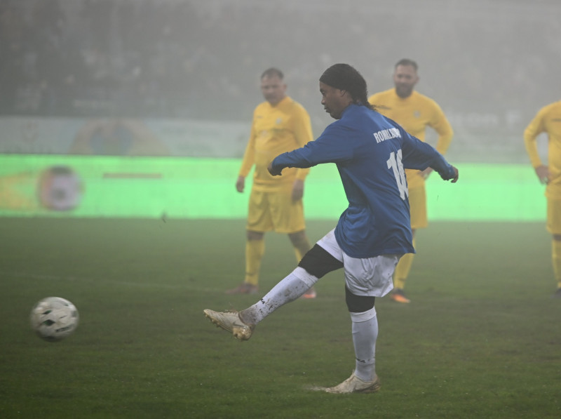 FOTBAL:RONALDINHO &amp; FRIENDS-ROMANIA (29.11.2025)