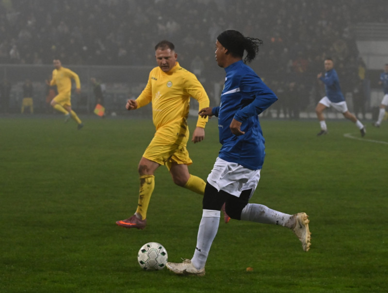 FOTBAL:RONALDINHO &amp; FRIENDS-ROMANIA (29.11.2025)