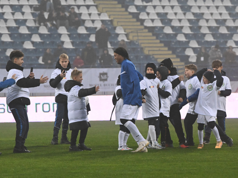 FOTBAL:RONALDINHO &amp; FRIENDS-ROMANIA (29.11.2025)