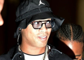 De necrezut! Ce au putut să-i propună oamenii marelui Ronaldinho unui fotograf român. Imaginile surprinse la Iași