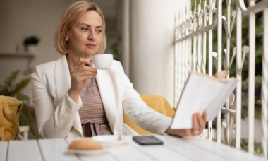 Dosarele de pensie blochează CCR. Mii de cazuri întârziate cu 3 ani. Cum pierd bani pensionarii?