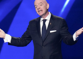 "Omul ăsta n-are nicio rușine!" Președintele FIFA a "comis-o" și la tragere, după selfie-ul cu sicriul lui Pele