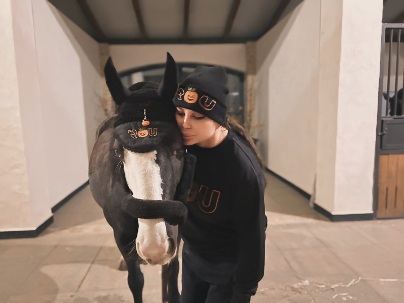 elenabasescu_1761605430_3752940820559851009_1462372970