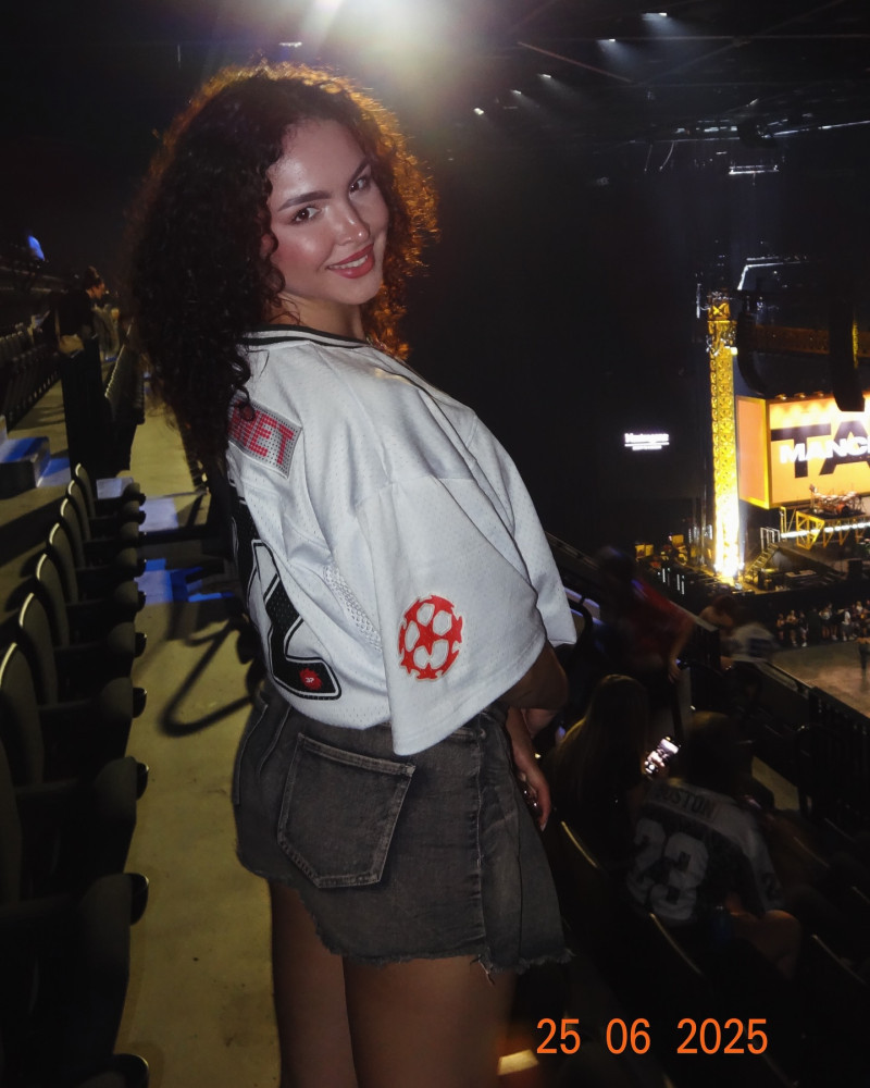 aliciagogirla_1752868037_3679646255659853116_1575809226