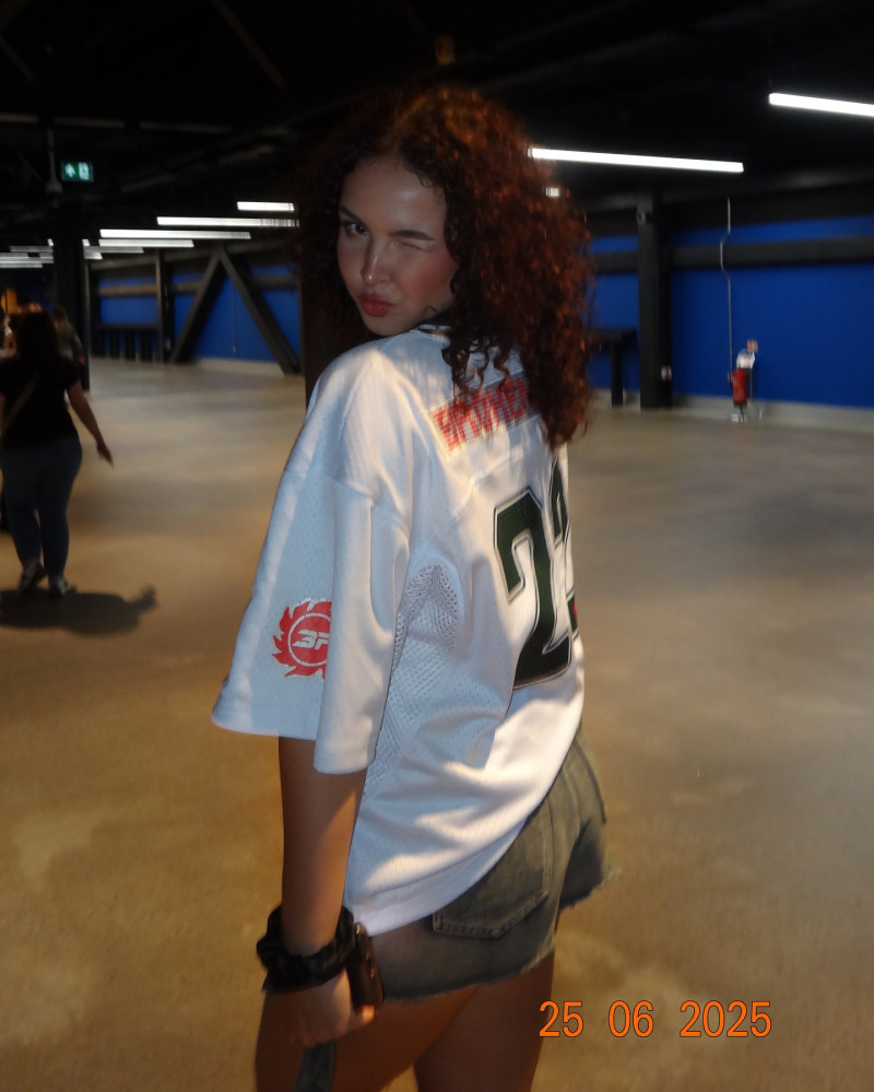 aliciagogirla_1752868037_3679646255676646437_1575809226