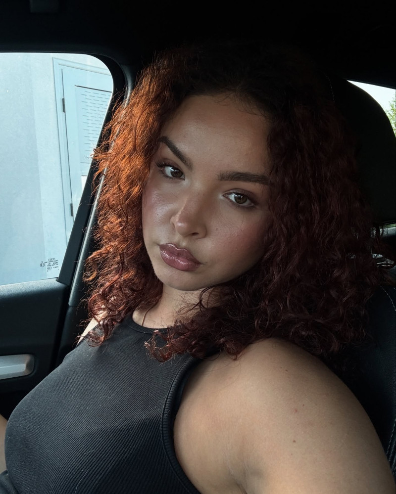 aliciagogirla_1753556765_3685423724341765938_1575809226