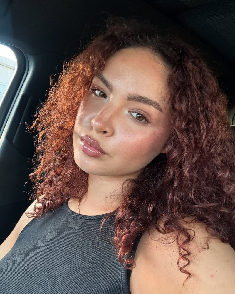 aliciagogirla_1753556765_3685423724358774918_1575809226