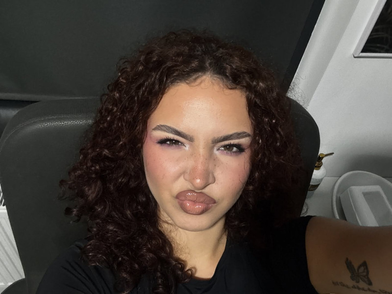 aliciagogirla_1761756133_3754205011644299343_1575809226