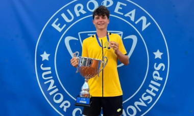 Sponsorizat de Ion Țiriac și comparat cu Ilie Năstase, puștiul minune nu mai reprezintă România: ”Mă antrenez la Paris”