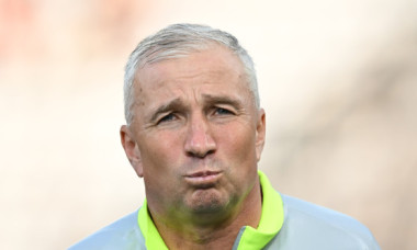 Dan Petrescu a slăbit 30 de kilograme din cauza bolii, iar fiicele lui au venit de urgență în România