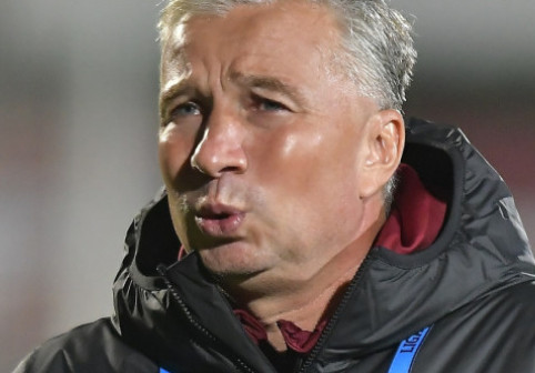 "Fetele lui Dan Petrescu au venit în țară și i-au fost alături". Ultimele detalii despre starea antrenorului